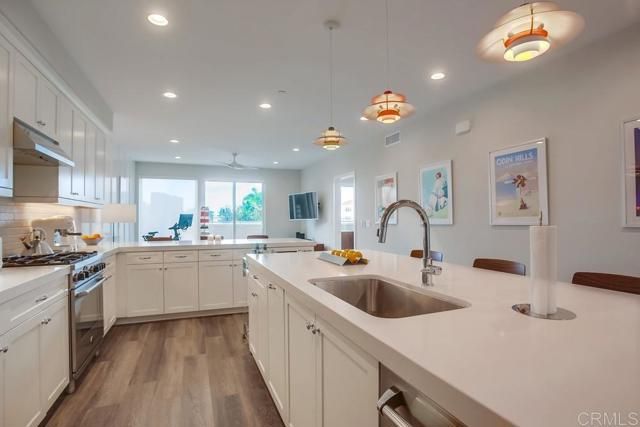 725 Grand Avenue, Carlsbad, CA 92008