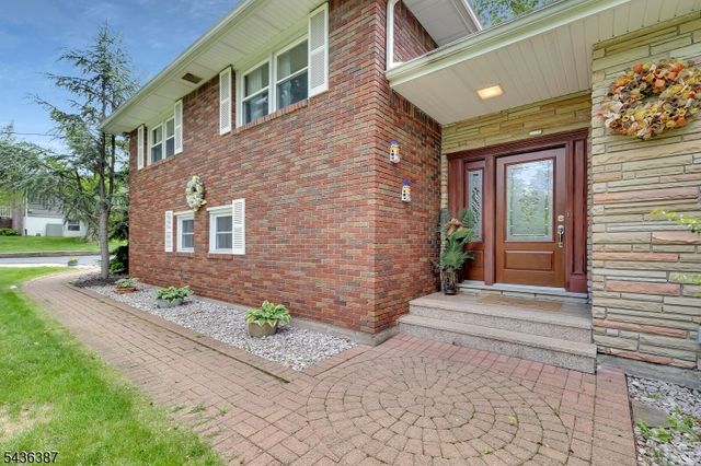 28 Pepper Rd, Montville Twp., NJ 07082