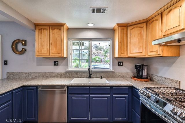 1421 E 15th, Upland, CA 91786
