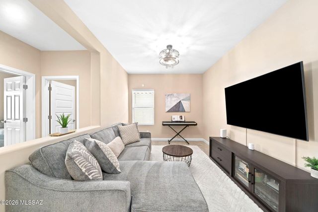 8633 N Egrets Rest Lane, Tucson, AZ 85742