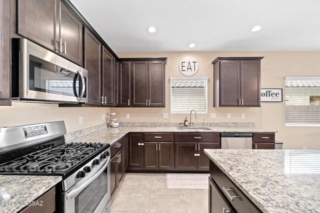 8633 N Egrets Rest Lane, Tucson, AZ 85742