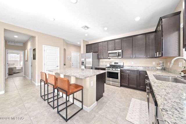 8633 N Egrets Rest Lane, Tucson, AZ 85742
