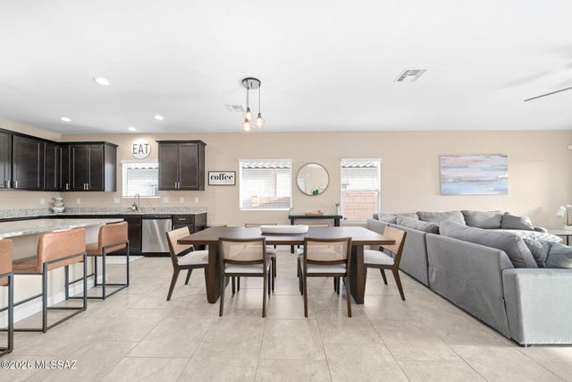 8633 N Egrets Rest Lane, Tucson, AZ 85742