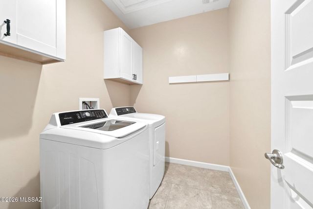 8633 N Egrets Rest Lane, Tucson, AZ 85742