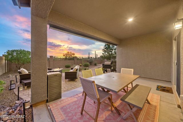 8633 N Egrets Rest Lane, Tucson, AZ 85742