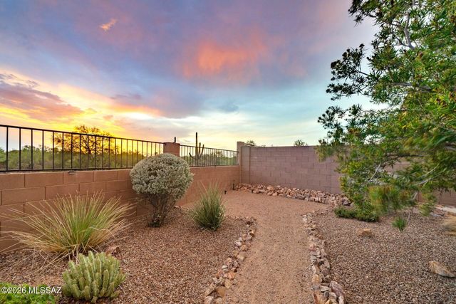 8633 N Egrets Rest Lane, Tucson, AZ 85742