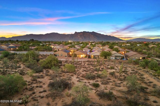 8633 N Egrets Rest Lane, Tucson, AZ 85742