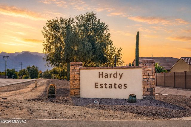 8633 N Egrets Rest Lane, Tucson, AZ 85742