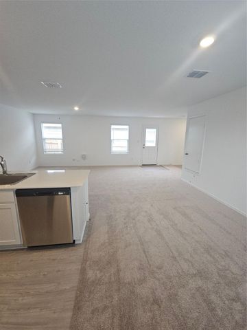 190 Sormonne LOOP, Kyle, TX 78640