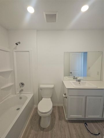 190 Sormonne LOOP, Kyle, TX 78640