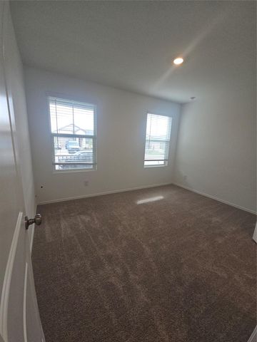 190 Sormonne LOOP, Kyle, TX 78640