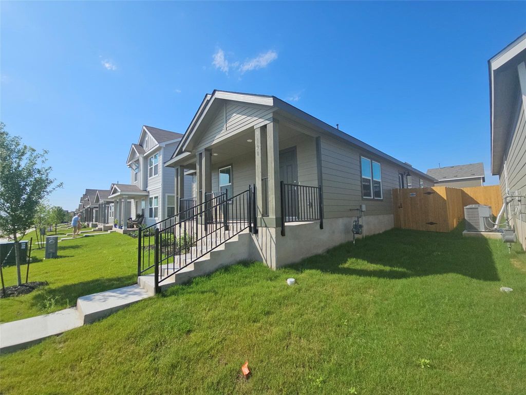 190 Sormonne LOOP, Kyle, TX 78640