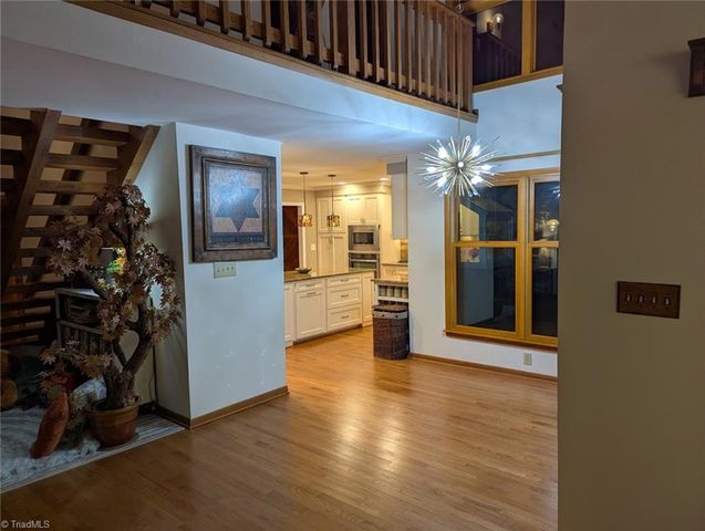4220 Hollowoak Court, Winston-salem, NC 27104