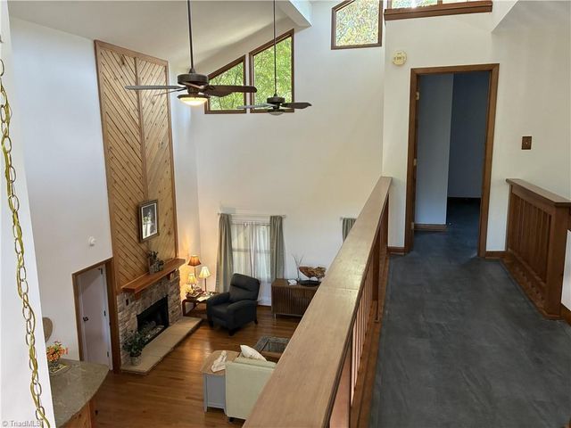 4220 Hollowoak Court, Winston-salem, NC 27104