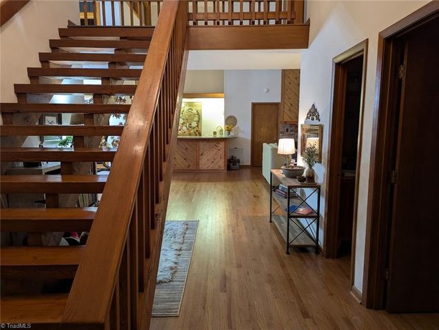 4220 Hollowoak Court, Winston-salem, NC 27104