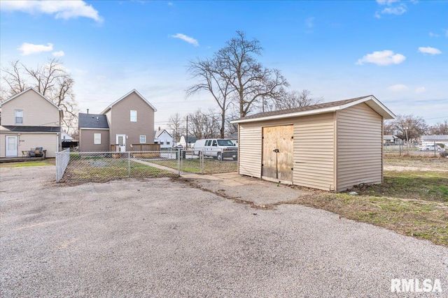 1722 N PEORIA Road, Springfield, IL 62702