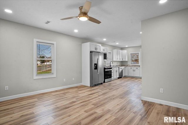 1722 N PEORIA Road, Springfield, IL 62702