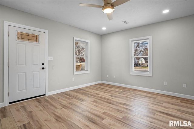 1722 N PEORIA Road, Springfield, IL 62702