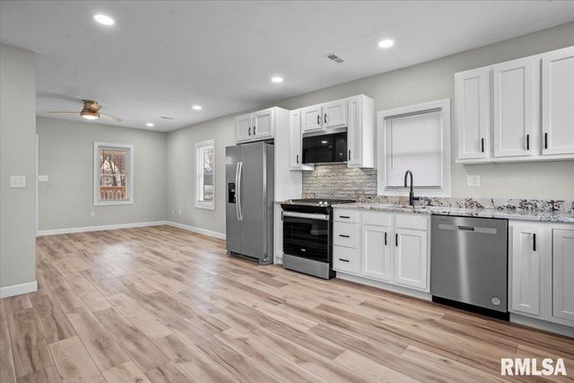 1722 N PEORIA Road, Springfield, IL 62702