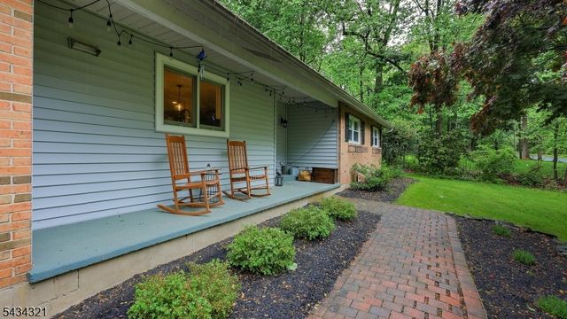 383 Tunnel Rd, Bethlehem Twp., NJ 08802