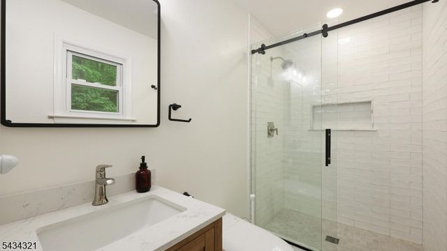 383 Tunnel Rd, Bethlehem Twp., NJ 08802