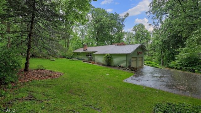 383 Tunnel Rd, Bethlehem Twp., NJ 08802