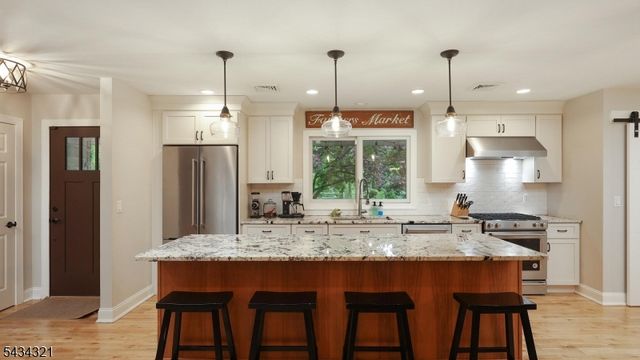 383 Tunnel Rd, Bethlehem Twp., NJ 08802