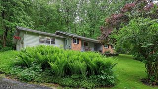 383 Tunnel Rd, Bethlehem Twp., NJ 08802