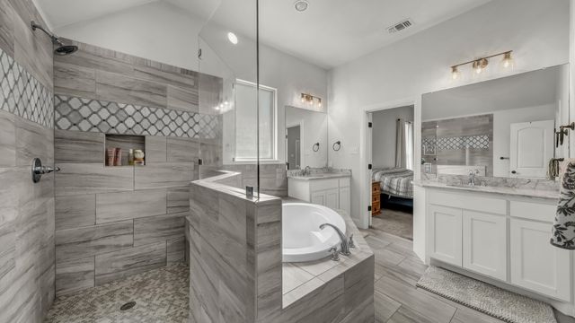 206 El Dorado Trail, Millsap, TX 76066