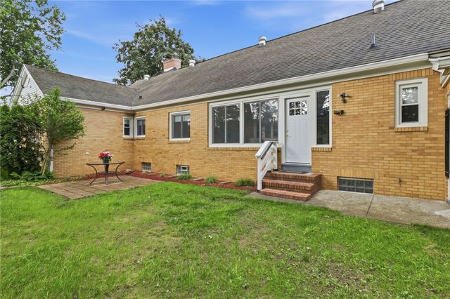 127 Ridgemont Drive, Greece, NY 14626