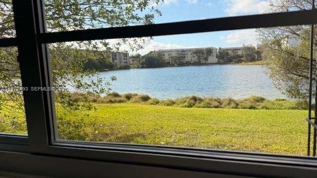 8895 Fontainebleau Blvd 111, Miami, FL 33172