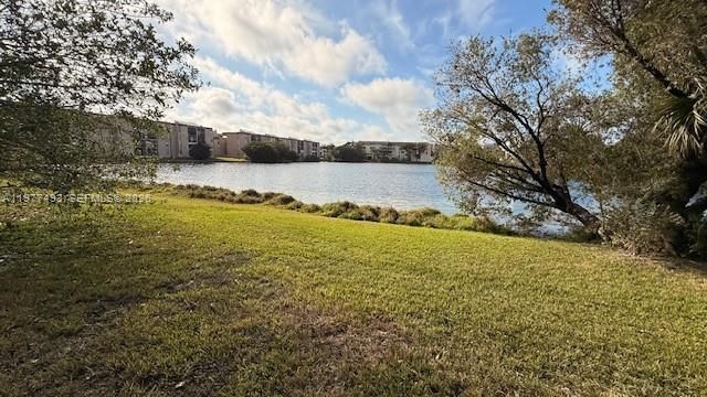 8895 Fontainebleau Blvd 111, Miami, FL 33172