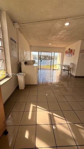 8895 Fontainebleau Blvd 111, Miami, FL 33172