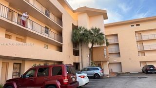 8895 Fontainebleau Blvd 111, Miami, FL 33172