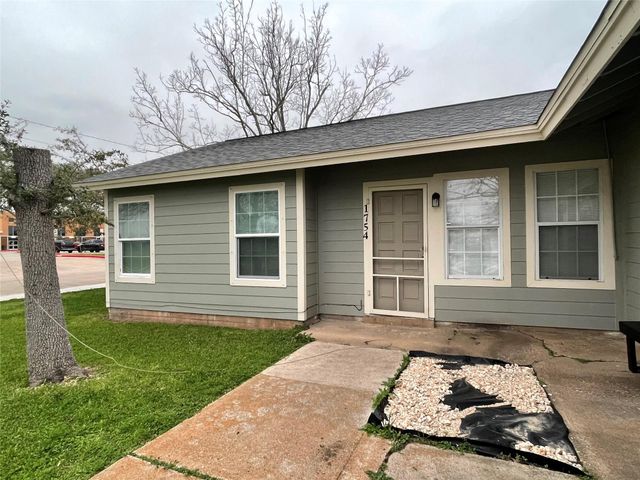 1754 W 6th Street, Freeport, TX 77541