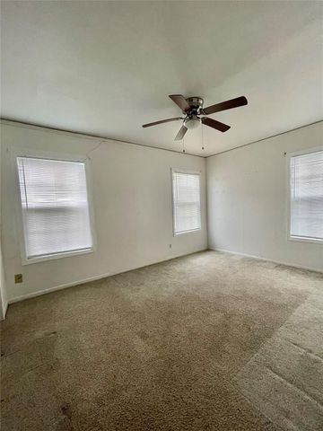 1754 W 6th Street, Freeport, TX 77541