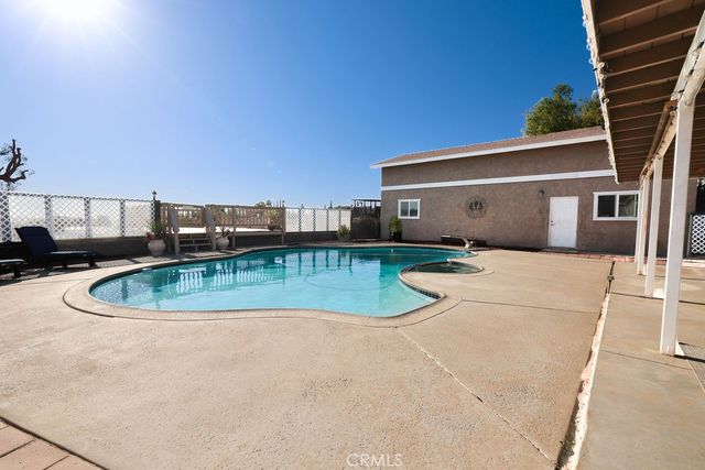 16465 Holcomb Way, Riverside, CA 92504