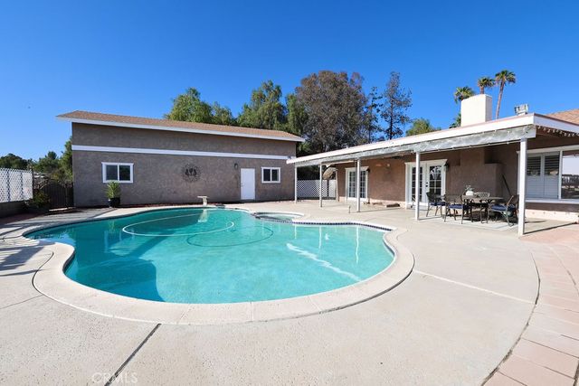 16465 Holcomb Way, Riverside, CA 92504