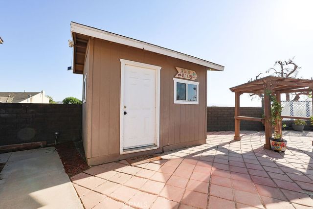 16465 Holcomb Way, Riverside, CA 92504