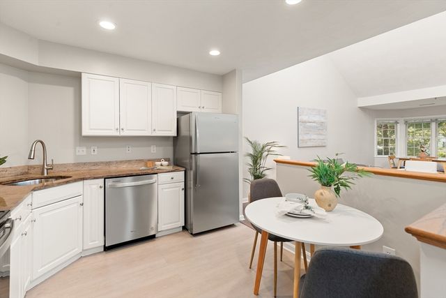 661 Lowell St 14, Lexington, MA 02420