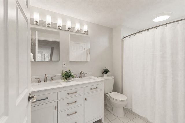 661 Lowell St 14, Lexington, MA 02420