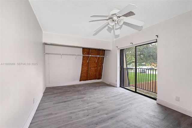 2565 Garden Ct, Cooper City, FL 33026