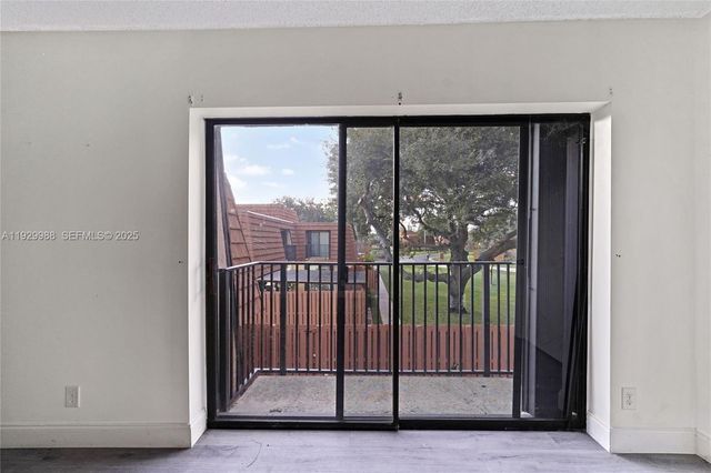 2565 Garden Ct, Cooper City, FL 33026