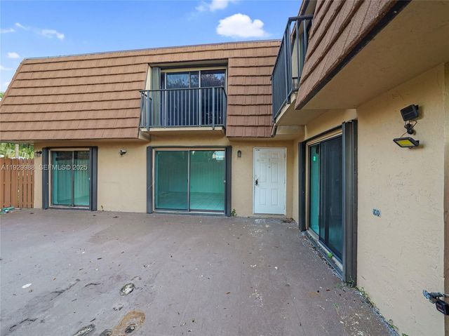 2565 Garden Ct, Cooper City, FL 33026