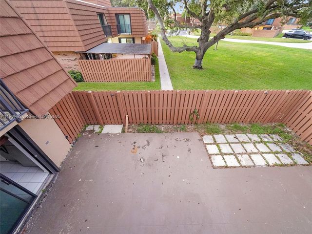 2565 Garden Ct, Cooper City, FL 33026