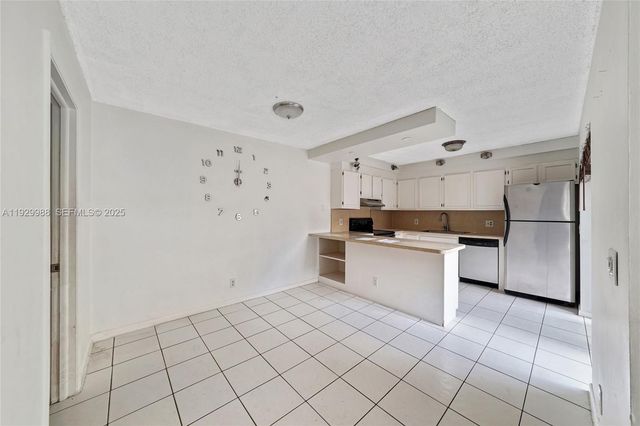 2565 Garden Ct, Cooper City, FL 33026