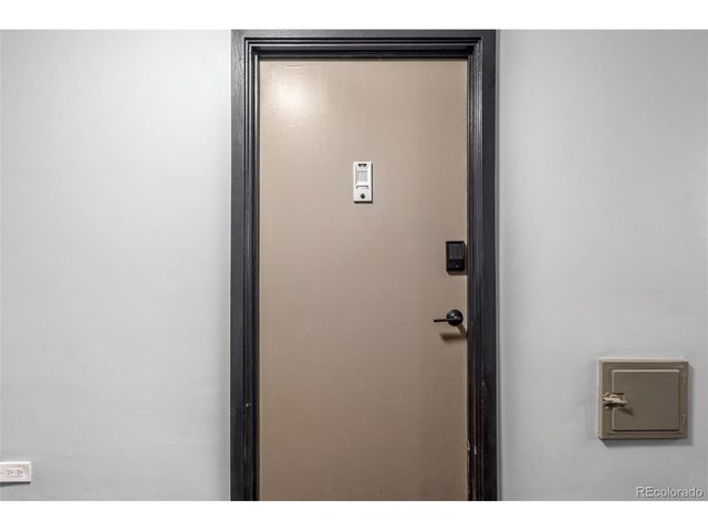 888 N Logan St 2F, Denver, CO 80203