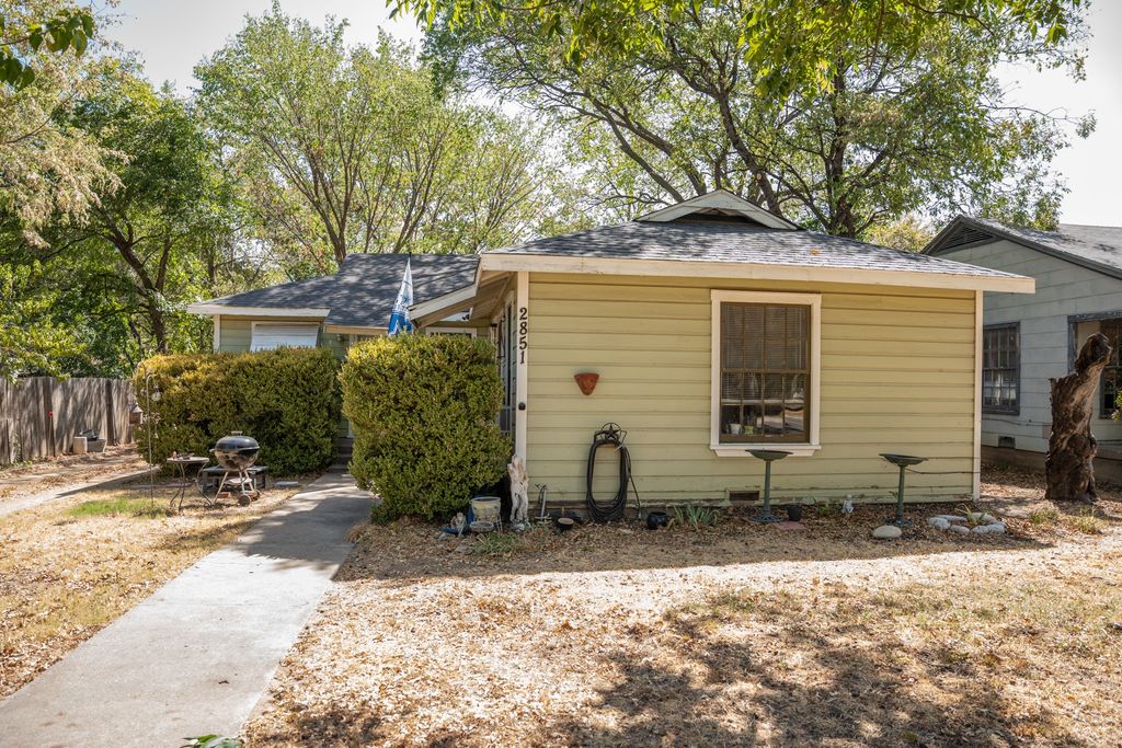 2849 Handley Drive, Fort Worth, TX 76112 — photo 2
