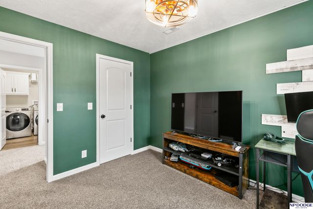 7714 S 195 Street, Gretna, NE 68028