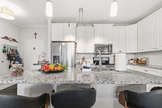 2500 King Arthur Boulevard 306, Lewisville, TX 75056